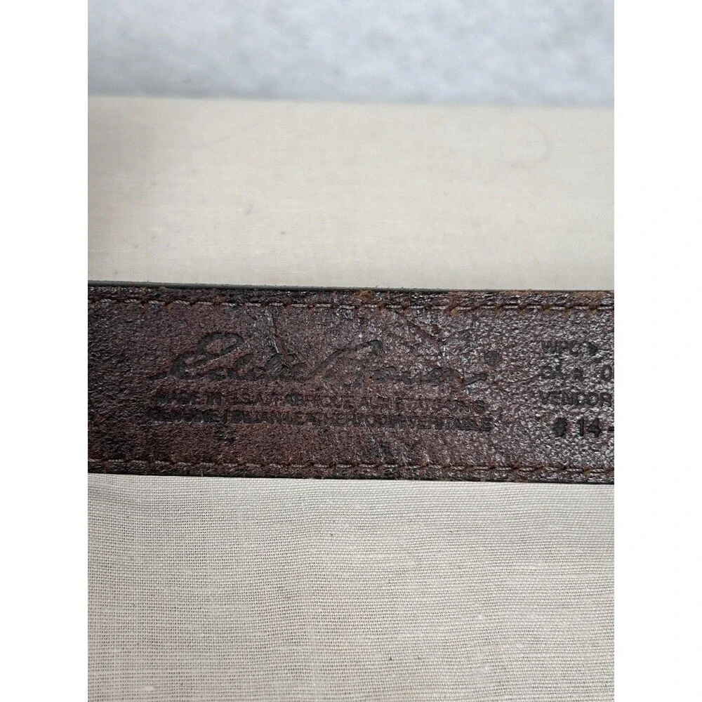 Eddie Bauer worn Italian leather solid brass belt buckle belt 34 in